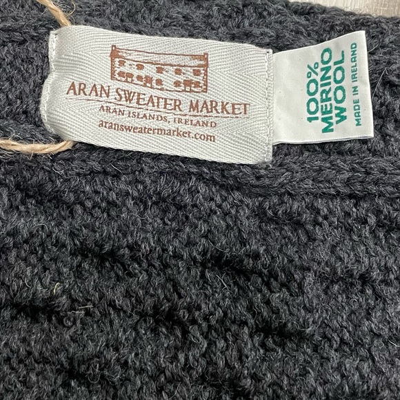 ARAN SWEATER MARKET Ireland Merino Wool Charcoal Grey Winter Scarf - Picture 5 of 6